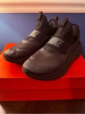 Nike Flex Runner Big Kids Slip on Sneakers